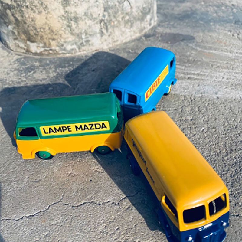 1:64 Scale Dinky Toys Alloy 25 - Party Games Bus review and price